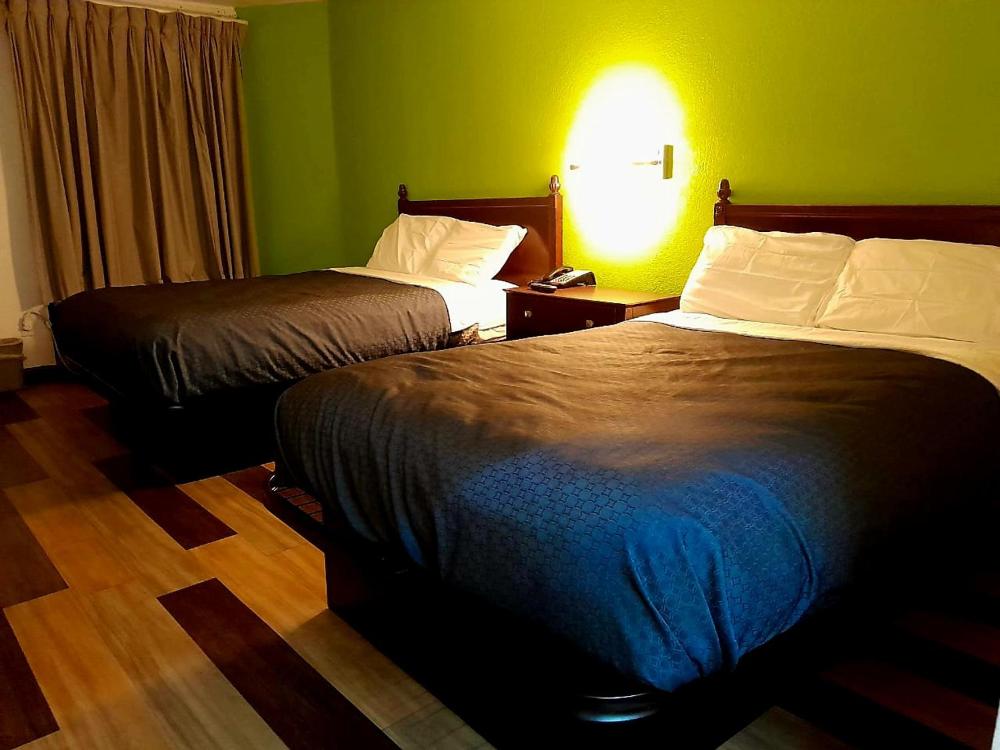Double Room with Two Double Beds - Smoking interior